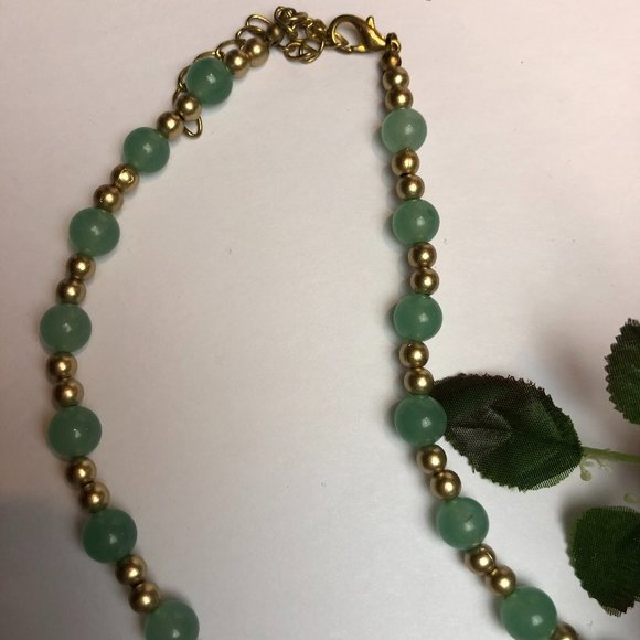 Green & Gold Long Beaded Costume Jewelry Necklace - Picture 5 of 5